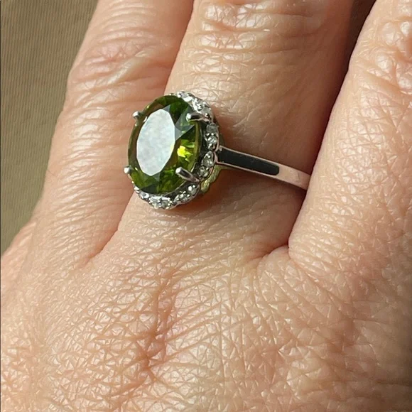 New Sterling Silver Peridot & Diamond Ring, Size 7